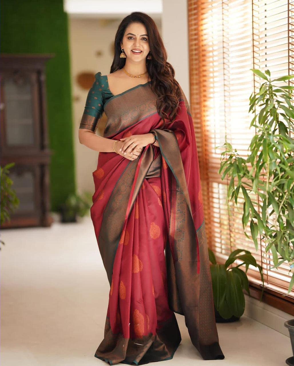 SGF11 Women's Kanjivaram Soft Lichi Silk Saree With Blouse Piece (Maroon)