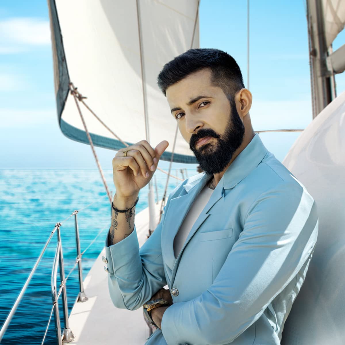 Ustraa Scuba Cologne - 100ml - Perfume for Men | With lively, spicy and deep aquatic notes | Ideal for day occasions | Long-lasting fragrance with no gas