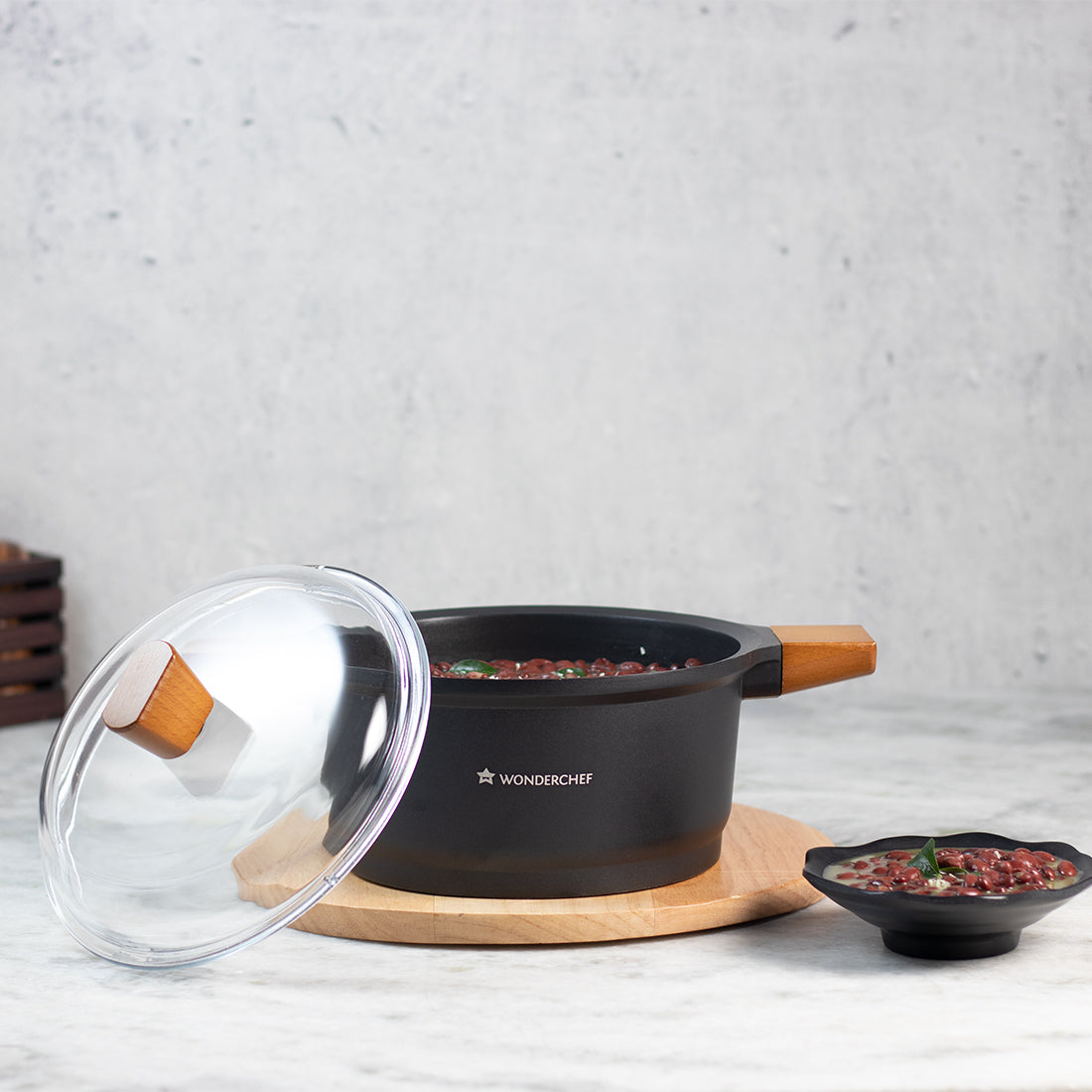 Caesar Non-Stick Casserole with Lid, German Beechwood Handle, Pure Grade Aluminium, Induction Bottom, 5 mm, Black, 5 Years Warranty