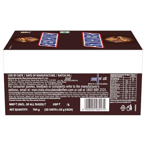 Snickers Peanut Filled Chocolate Bar | Loaded with Delicious & Nutritious Roasted Peanuts, Nougat & Caramel | Nutty Chocolate Treat for Sharing | 22G | Pack of 32, 704 Gm