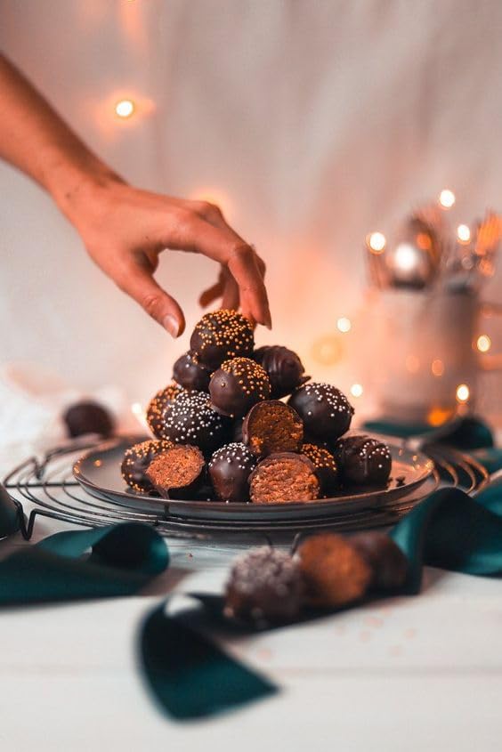 WINNI - 24 Pcs Lavish Chocolate Pack | Belgian Chocolates | Chocolate Gifting Hamper | Truffles Chocolate Box | Handmade Celebration Choco - Premium Gift For Loved Ones | Chocolate Gift For Birthday, Anniversary, Valentine