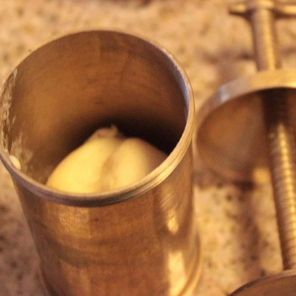 Thangam Classic Brass Sevanazhi Murukku Maker with Free 6 Different Jali for Making Snacks of Sev Bhujia Chakli Gathiya Janthikalu Sevia Idiyappam Ribbon Pakoda Sev Sancha Muruku Maker Machine (500gm)