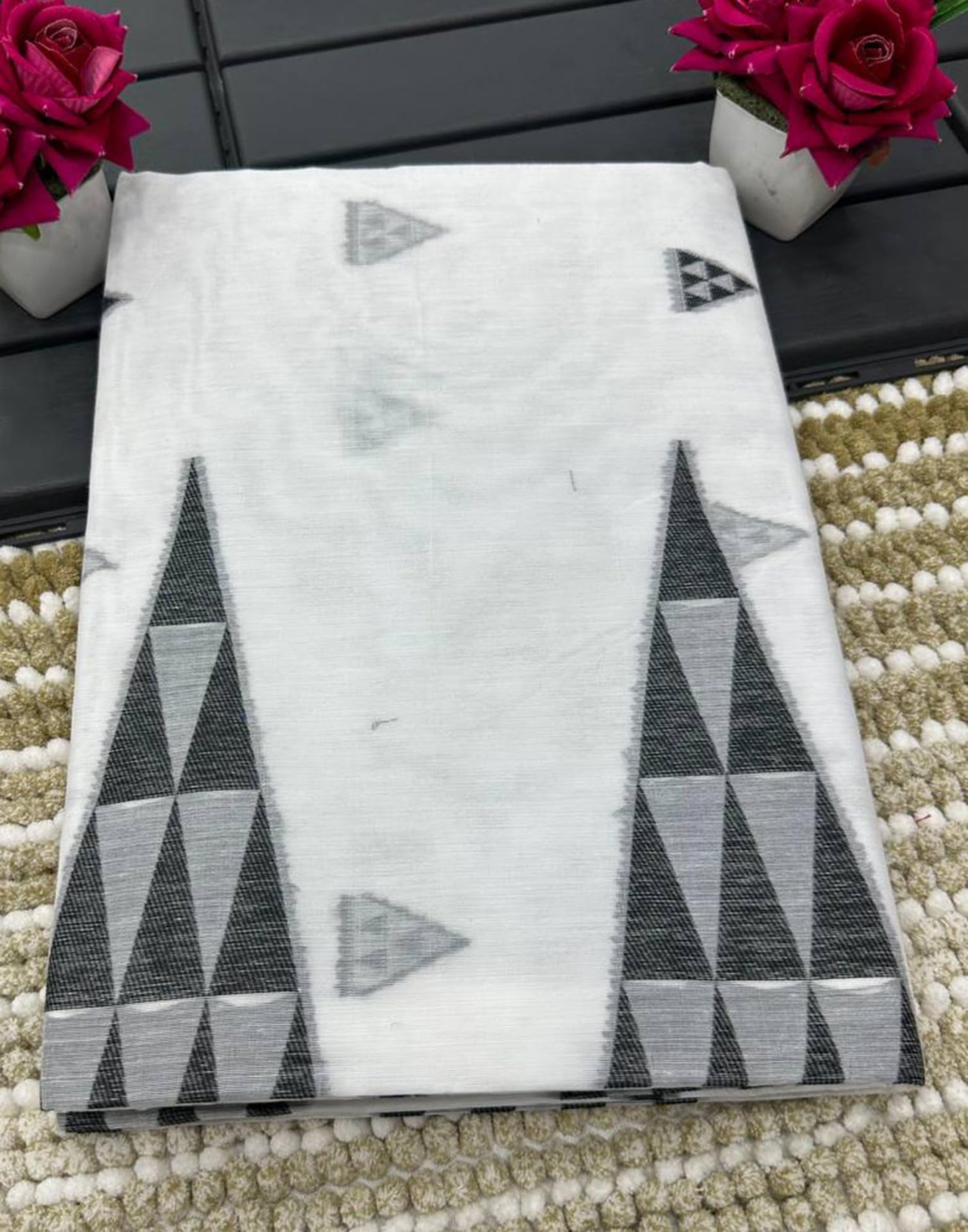 SIRIL Women's Cotton Silk Jamdani Jacquard Saree With Unstitched Blouse Piece (3684S132_White Black)