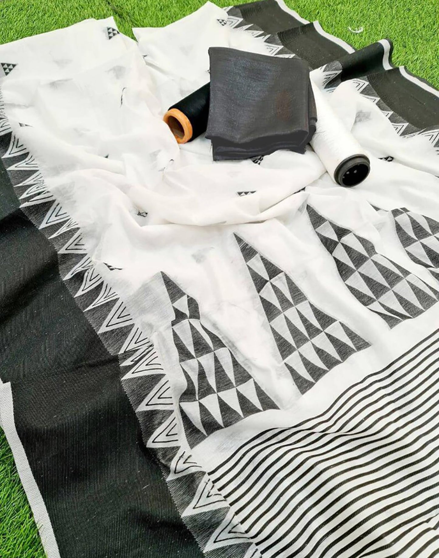 SIRIL Women's Cotton Silk Jamdani Jacquard Saree With Unstitched Blouse Piece (3684S132_White Black)