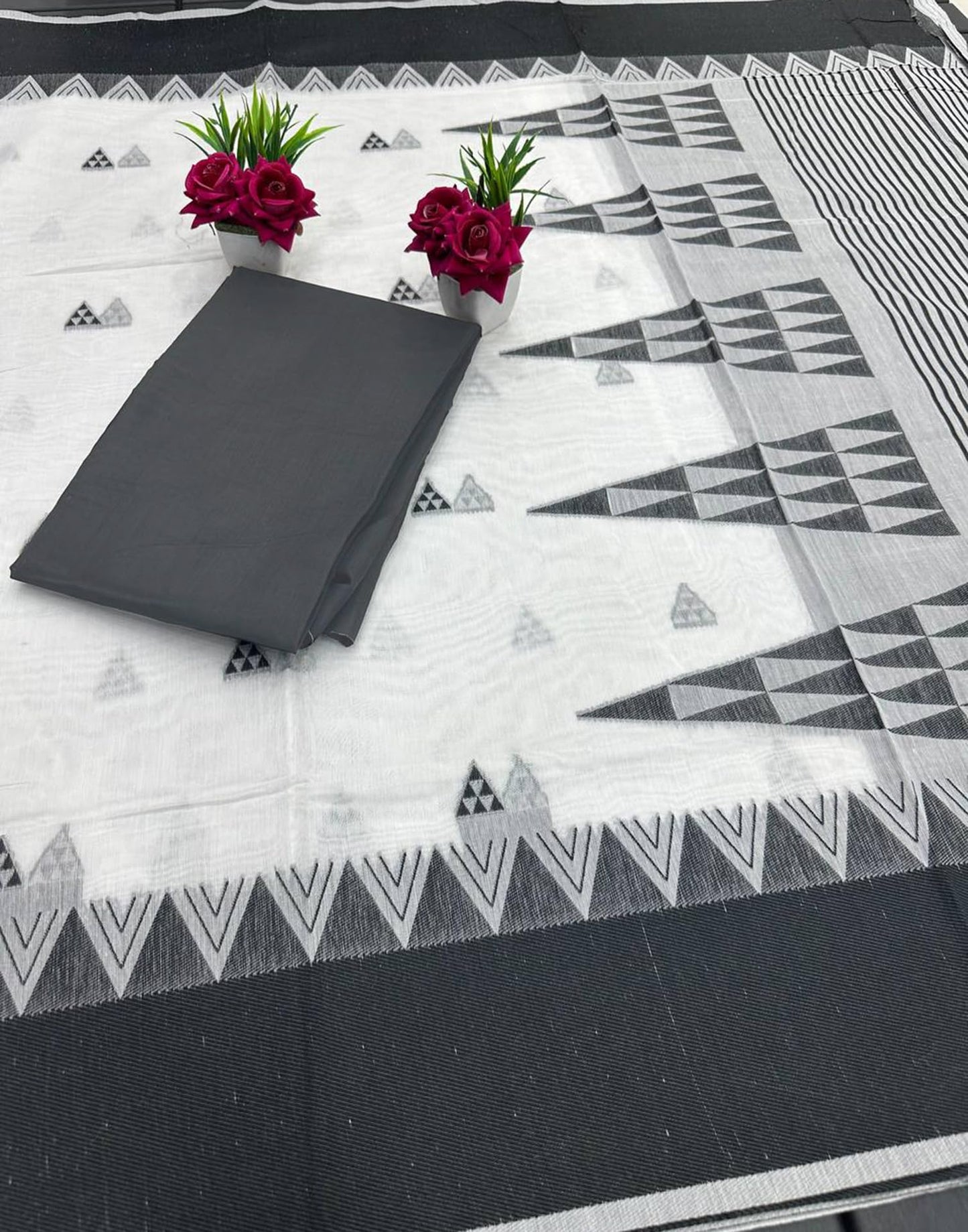 SIRIL Women's Cotton Silk Jamdani Jacquard Saree With Unstitched Blouse Piece (3684S132_White Black)