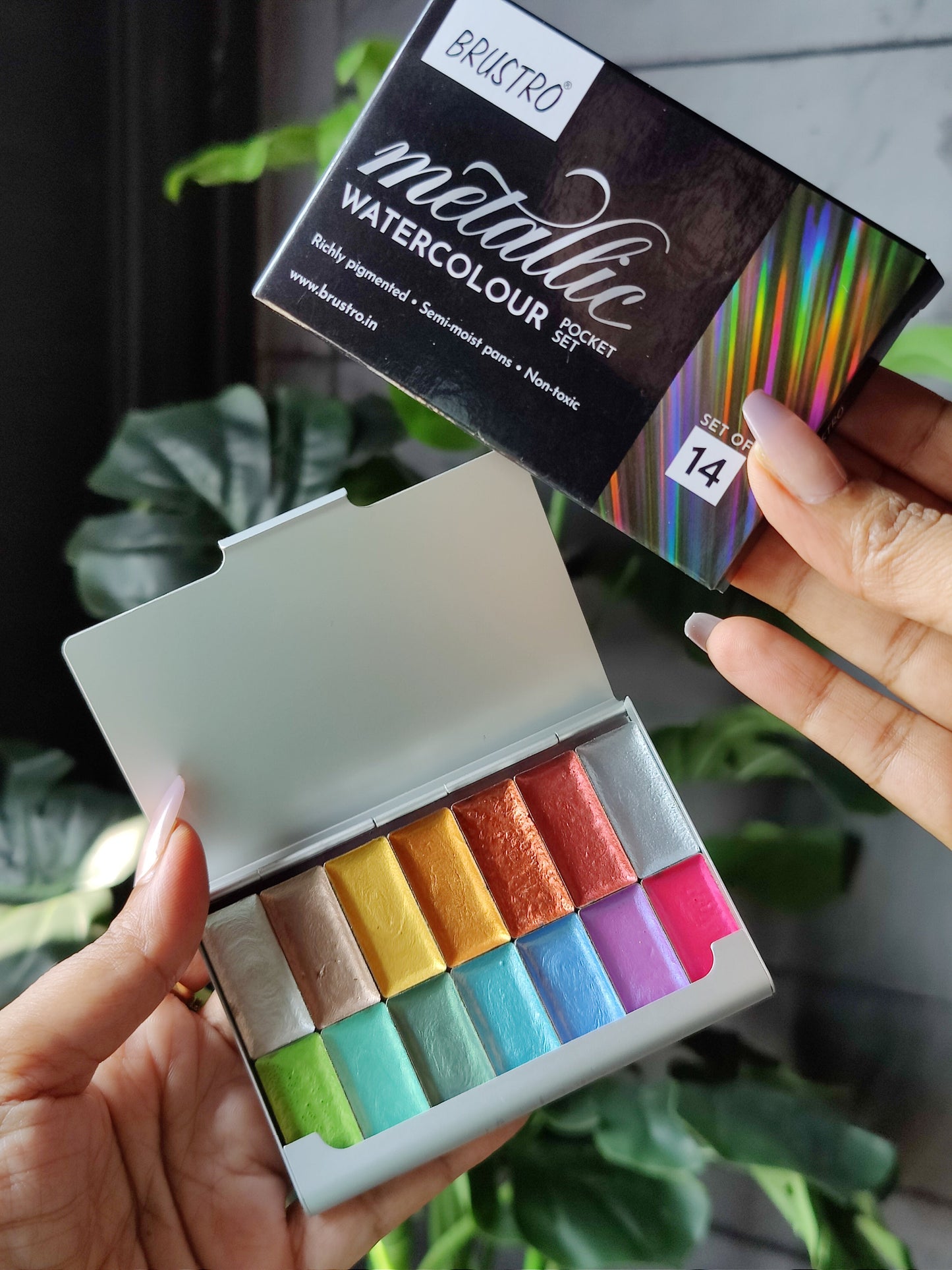 BRUSTRO Artist Metallic Watercolour Half Pans Set of 14