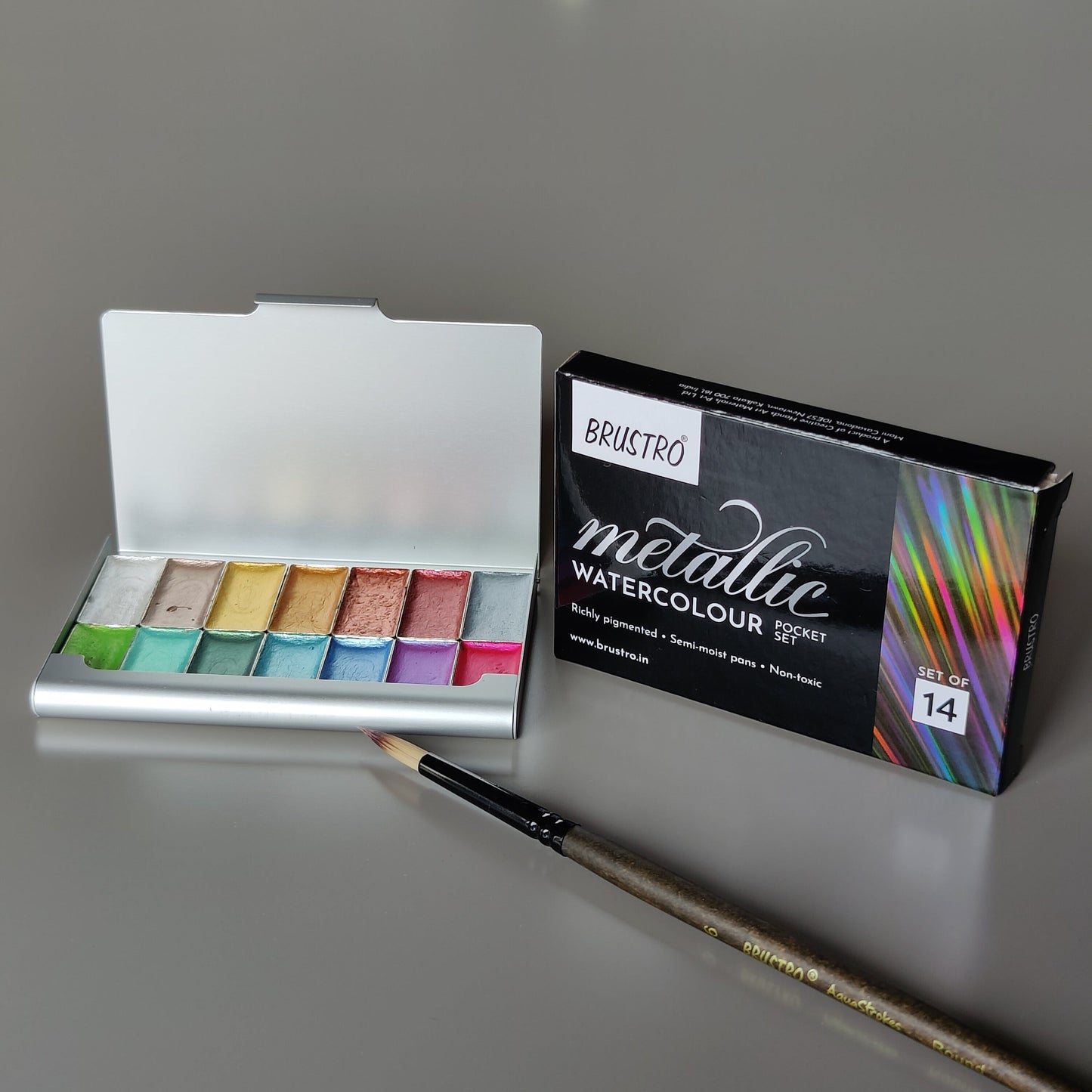 BRUSTRO Artist Metallic Watercolour Half Pans Set of 14